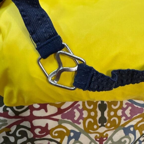 Lacoste vintage yellow packable windbreaker size medium - Picture 8 of 8